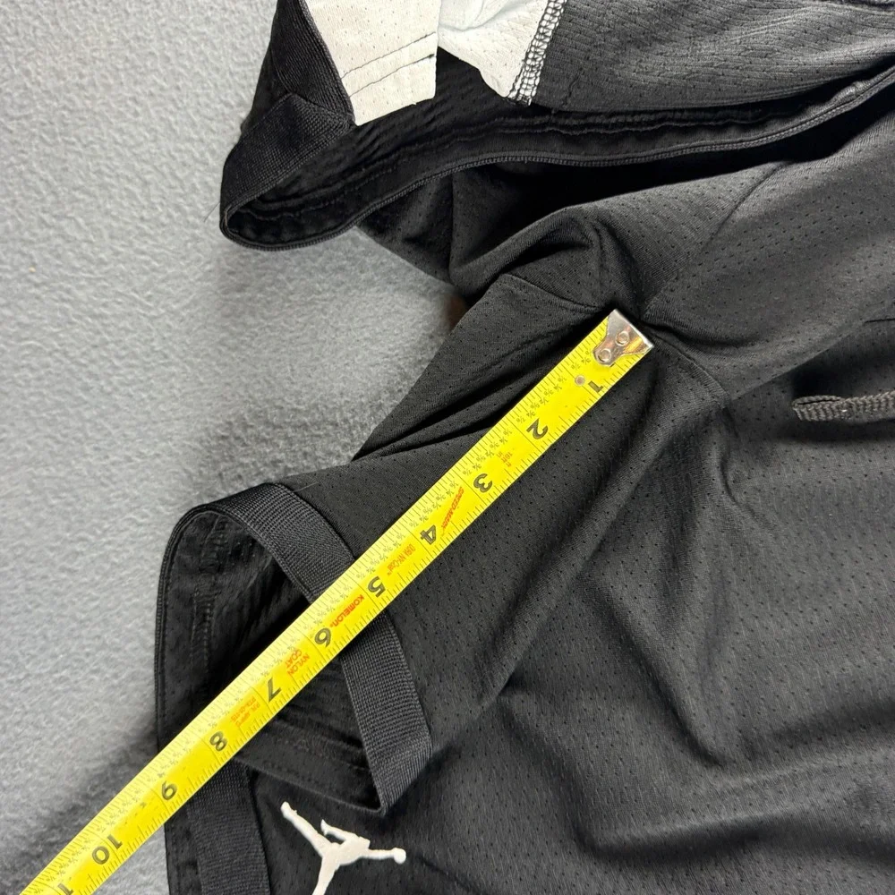 Jordan Shorts Men's XL Black White Dri-Fit Mesh Basketball Athletic Gym Jumpman